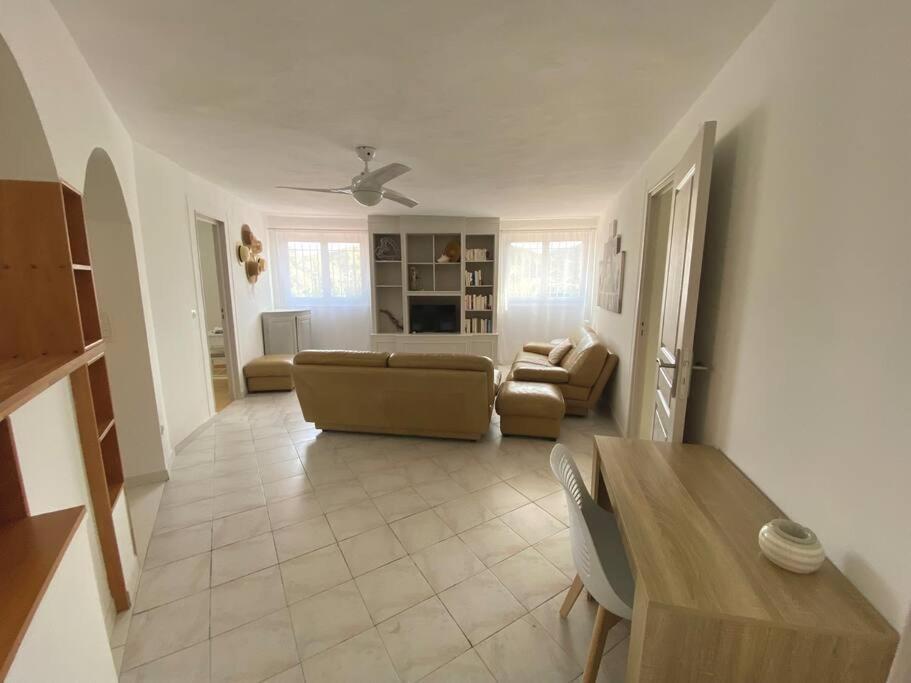 A Louer Haut De Villa 4 Pieces A Sainte-Maxime Golfe De St-Tropez Zewnętrze zdjęcie